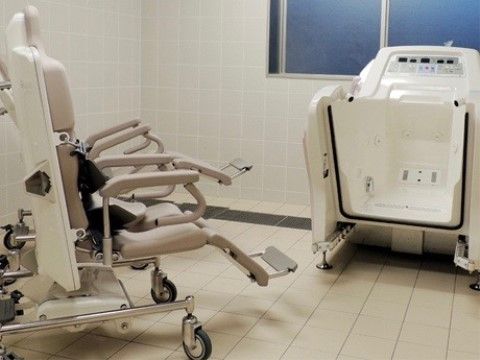 入居者様の介護度に合わせて入浴ができるように、入浴設備を整えている。清掃も行き届いているので、衛生的である。