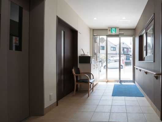 自動ドアがあるエントランス