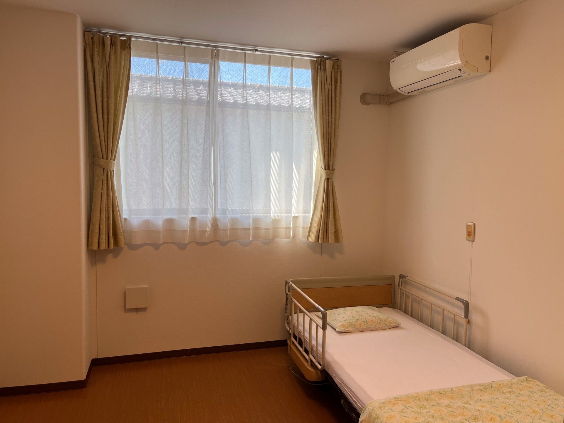 快適な個室の寝室