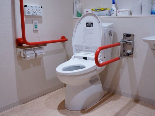 バリアフリー仕様のトイレ