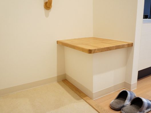 玄関の腰掛