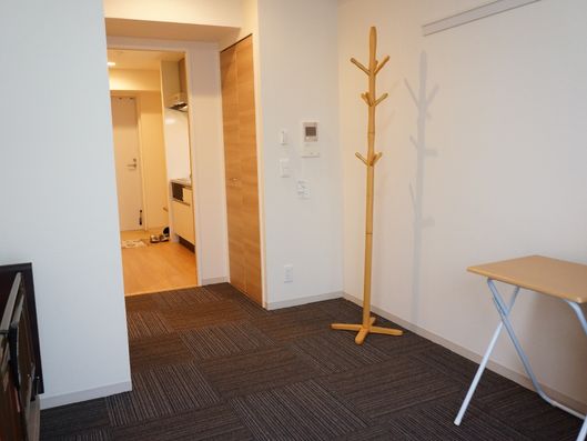 居室からキッチン、入口への動線