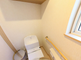 バリアフリーのトイレ設備が備わった部屋