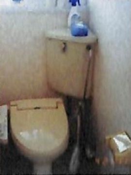 温水洗浄便座がついたトイレになっている。スタッフが毎日掃除をしており、いつも清潔なトイレを使うことができる。