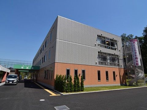 日差しが入る快適な建物外観