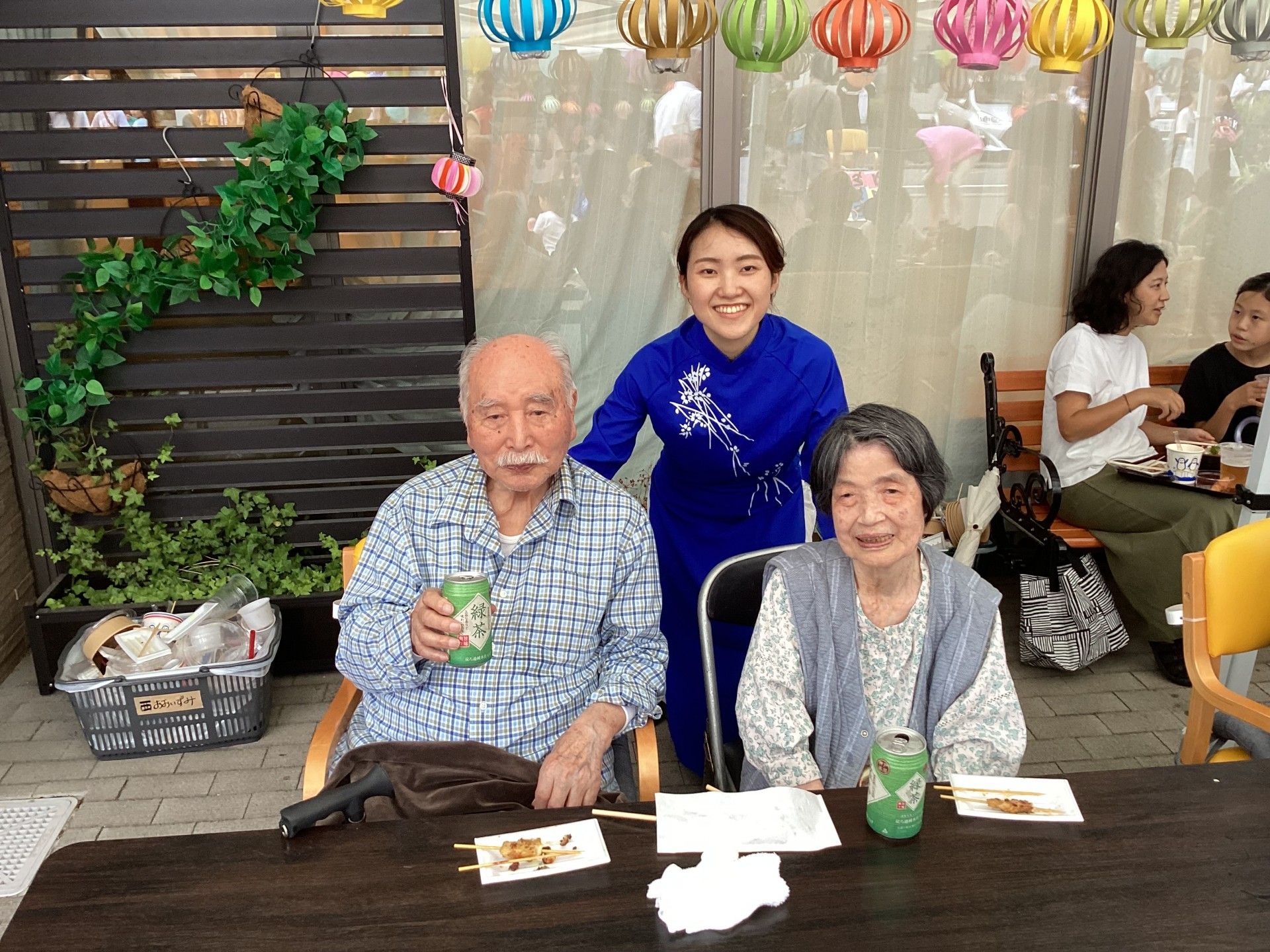 笑顔の集いテラス席