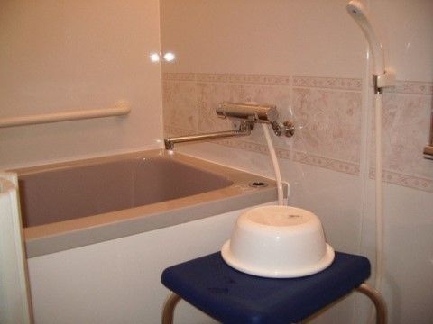 個別の入浴をご用意しているので、ご自宅と同じように他の入居者様に気兼ねなく入浴をお楽しみいただける。