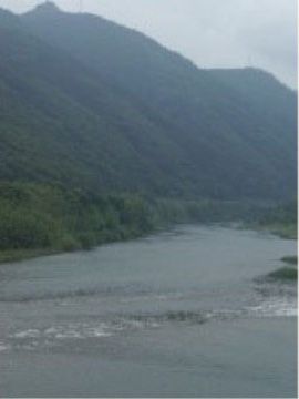 当施設の近くには有名な川があり、自然豊かな山々に囲まれた環境で、ゆったりとした時間をお過ごしいただける。