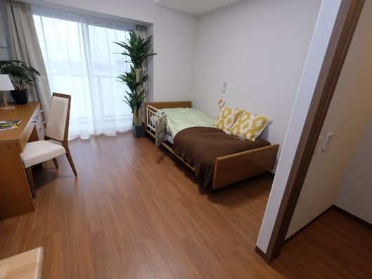 居室・介護用電動ベッド(寝具付)