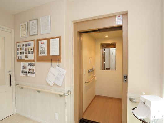 開放感あふれるリビングルーム