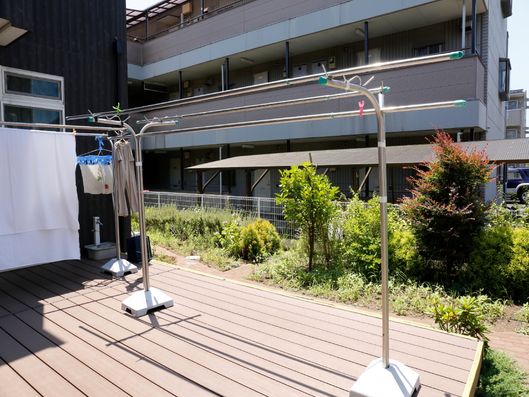 広々としたウッドデッキ