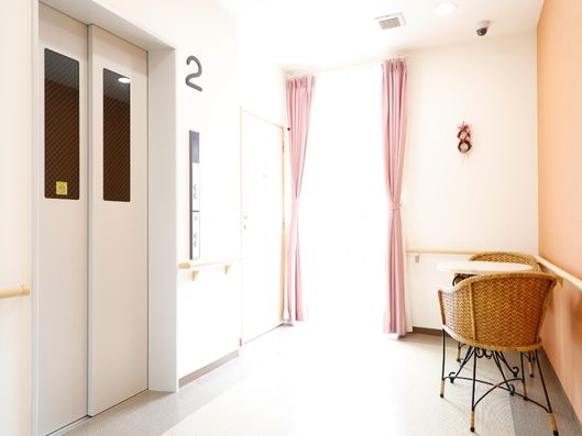 二階エレベーターホール