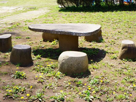 6人掛けのテーブル