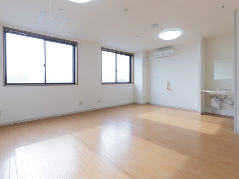 「住宅型有料老人ホーム J'sハウス川越新宿」居室。お一人のお時間をきっちりと確保できます。