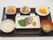 食事は健康に気遣った内容で、一汁三菜の充実したものとなっている。ミキサー食やキザミ食にも対応してくれる。