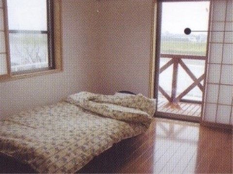 グループホーム愛らんどの居室。プライバシーを守れる居室は完全個室となっておりますので、毎日をマイペースにお過ごしいただけます。