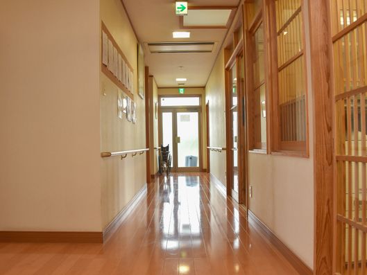 バリアフリーの廊下
