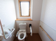 介護施設のトイレと廊下の風景