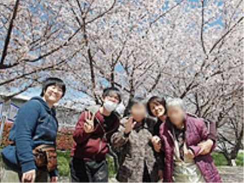 グループホーム四ッ葉のレクリエーション。地域交流や、外出イベントもございますので、毎日充実した日々をお過ごしいただけます。