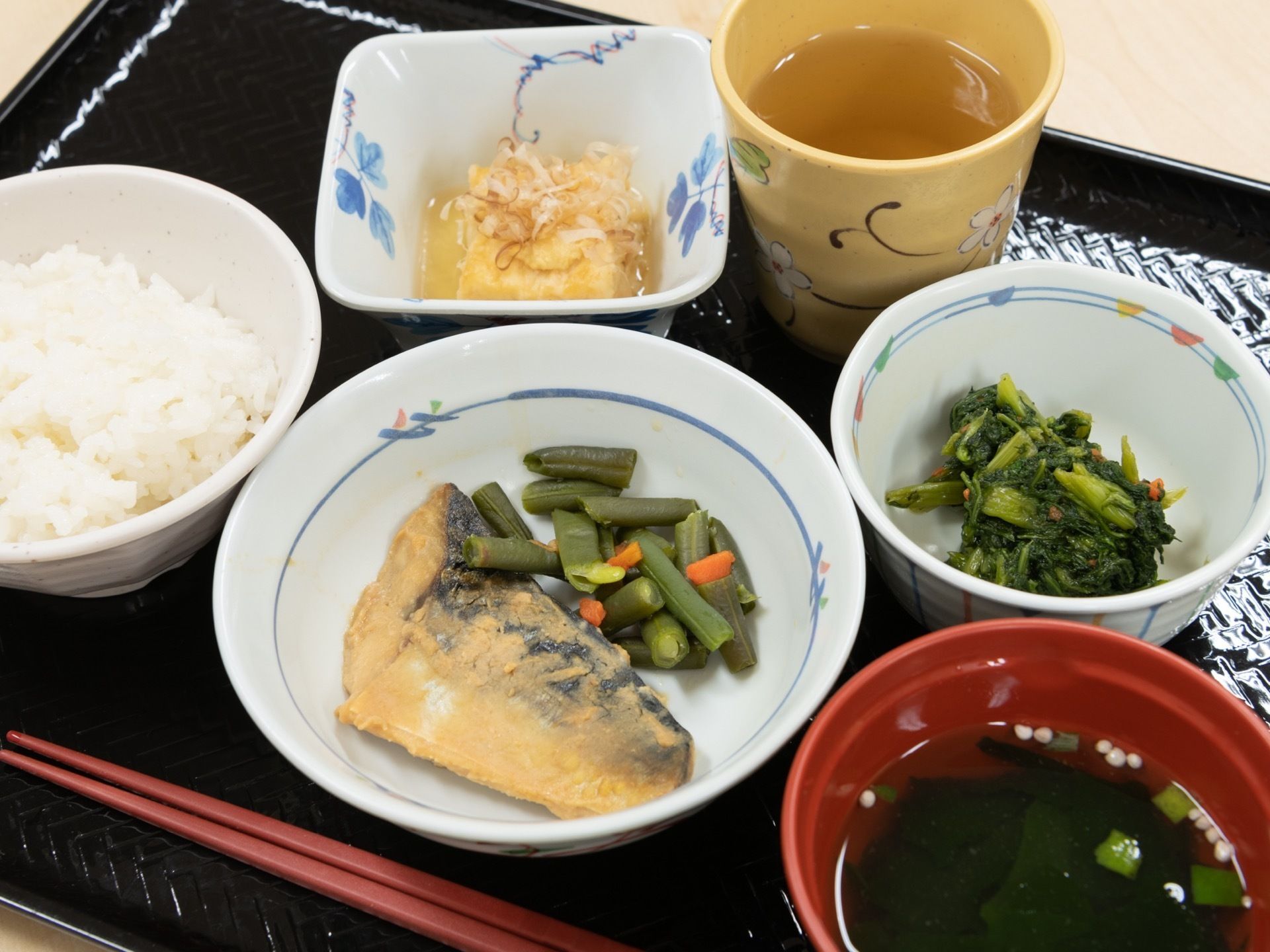 塩分を抑えたり、カロリー制限などが必要な方の食事にも対応している。特別な日にふさわしいメニューなどの用意もある。