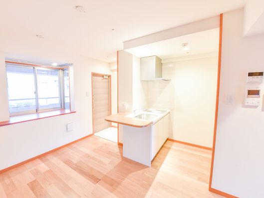 広々とした玄関フロア