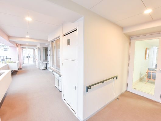 廊下の曲がり角