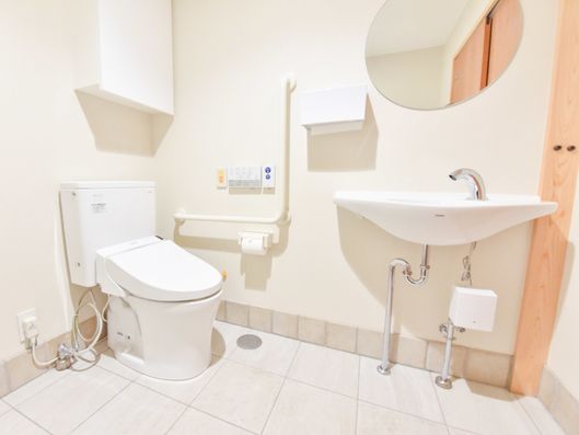 トイレと広い洗面台