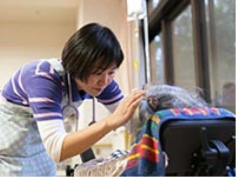 いこいの里 糸島のスタッフ。変化する体調に寄り添うことができるのは医療機関と連携を密に取っているからです。