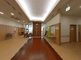 広々とした受付と廊下