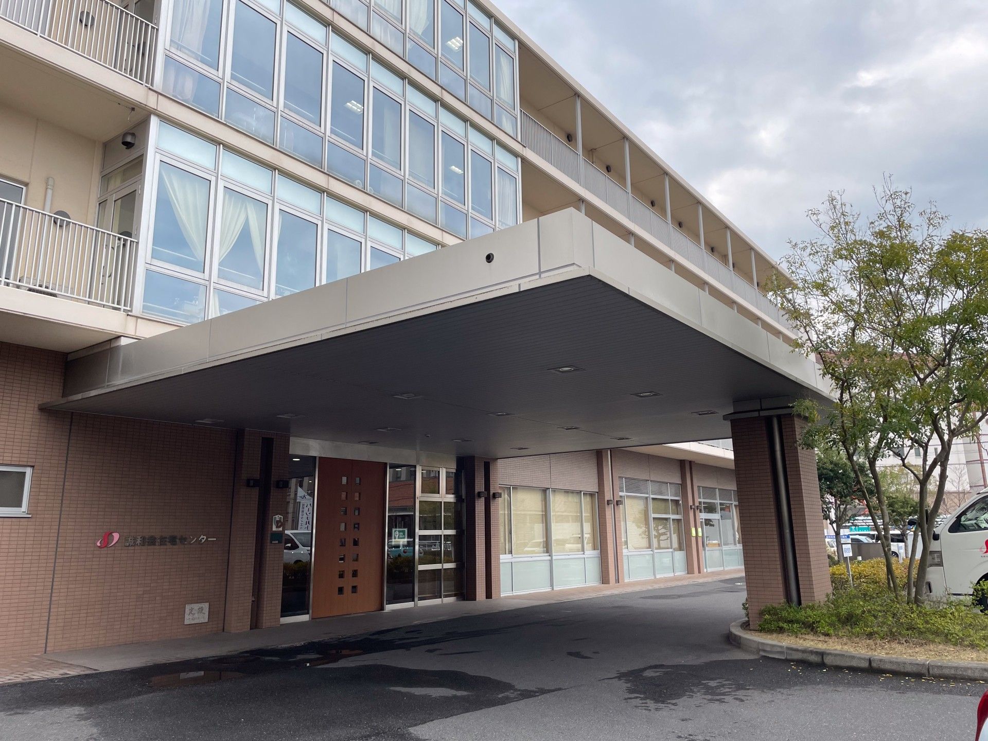 エントランスの外観