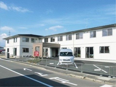 「サービス付高齢者向け住宅 ラポール那須望館」外観。スタッフ一同、皆様のご入居を心よりお待ちしています。