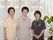 女性スタッフが２名と男性スタッフ１名が写真に写っている。入居者様が快適にお暮しいただけるよう、サポートしている。
