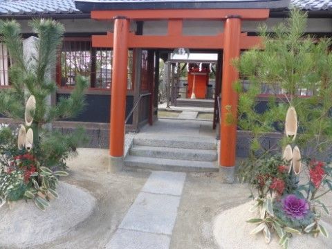 「住宅型有料老人ホーム あんしん学園前」の周辺環境。八幡様が徒歩圏内にある。