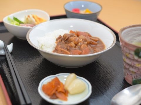 「サポートリビング多久庵」のお食事。家庭的なお食事を提供している。