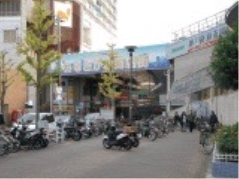 「ベストウェル兵庫」の周辺施設。商店街で、おいしい買い物ができる。