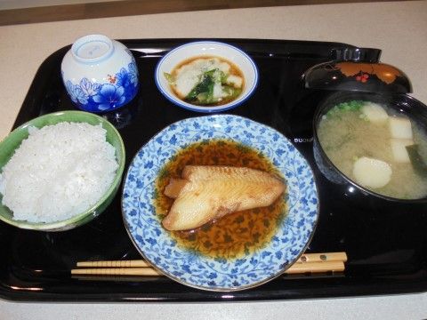 「ベストウェル兵庫」のお食事２。口に合いやすい、味付けにしている。