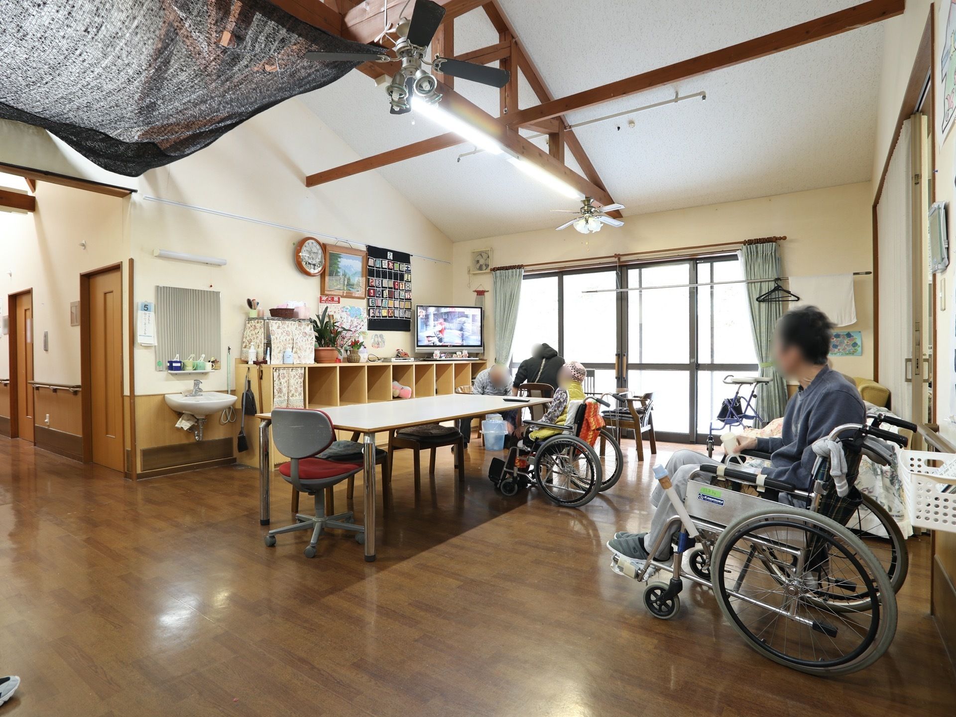 通路の一角にある開放的な空間である。扉などで仕切られておらず、気軽に立ち寄りやすい造りになっている。