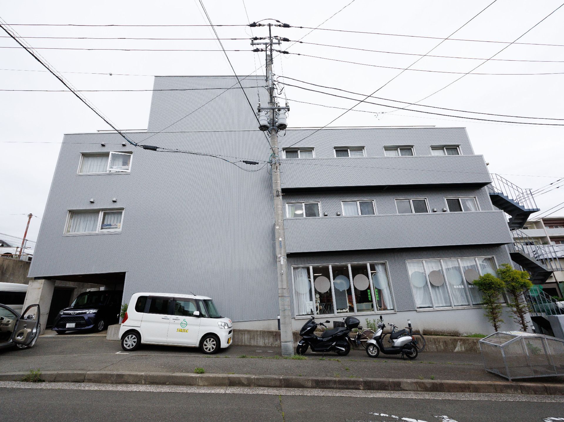 アクセスしやすい施設外観