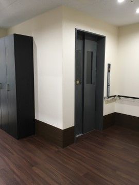 「グループホームみさき西淀川」のエレベーター。足腰の弱い方でもご利用可能なので移動が安心です。