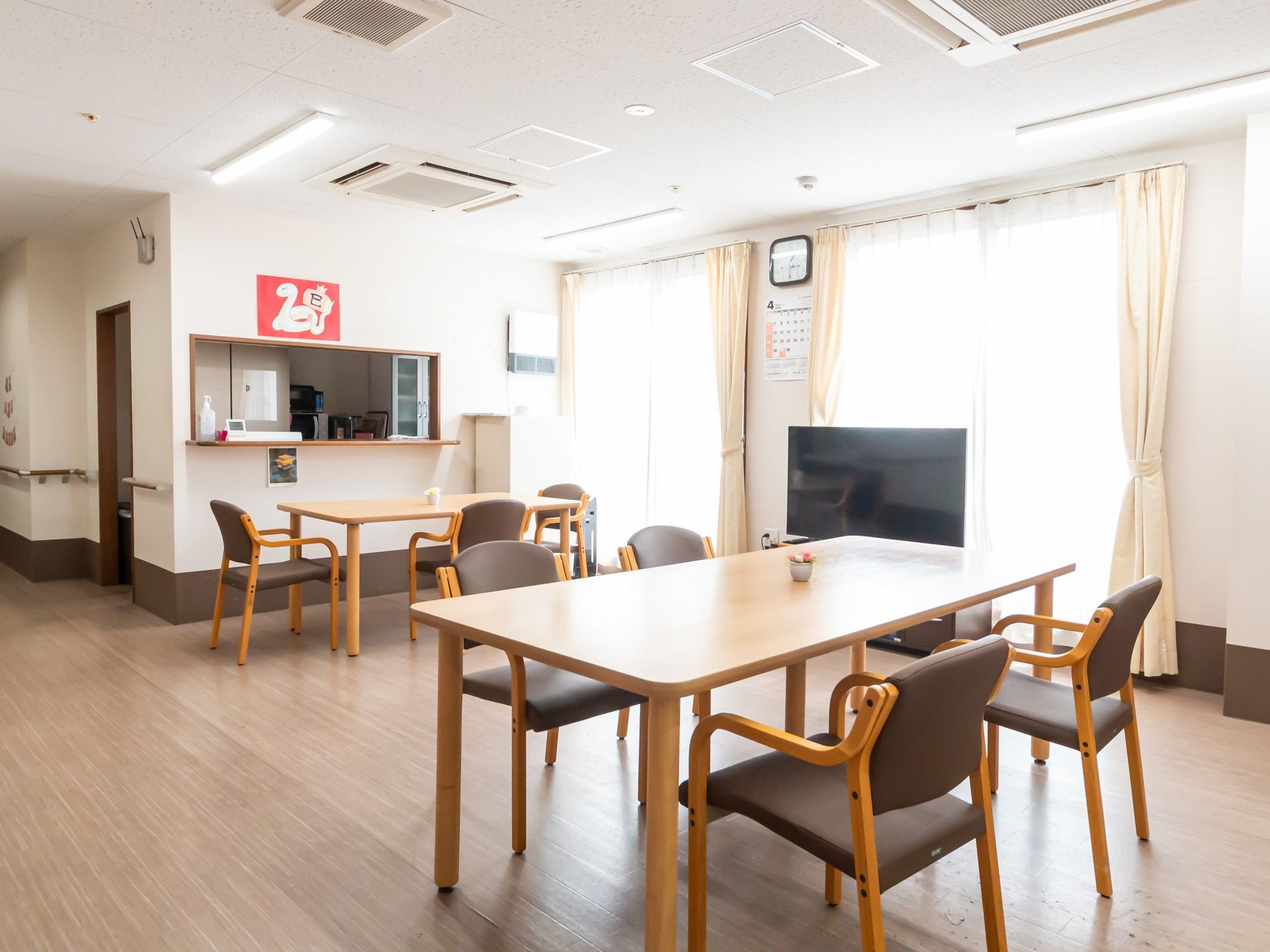 「グループホームみさき西淀川」の日常。居室は完全個室制なので、毎日を自分のペースでお過ごしいただけます。