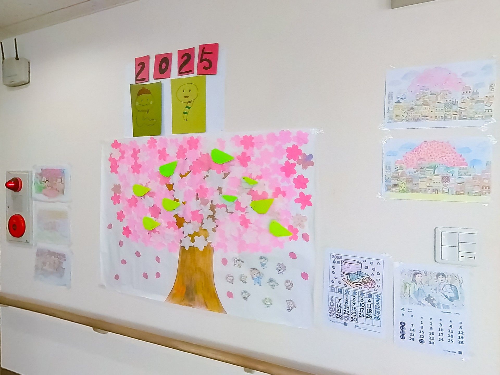 桜の壁飾りとカレンダー