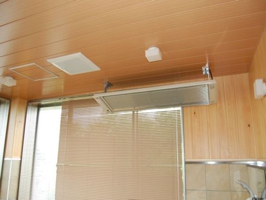 ヒノキ風呂の天井