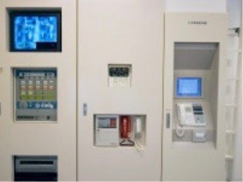 「ウィステリア新上橋」の防犯設備。一日中防犯体制を強いているので、安心して暮らせる。