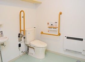 手すり付き快適トイレ