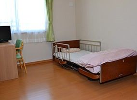 ゆったりとした個室の居室