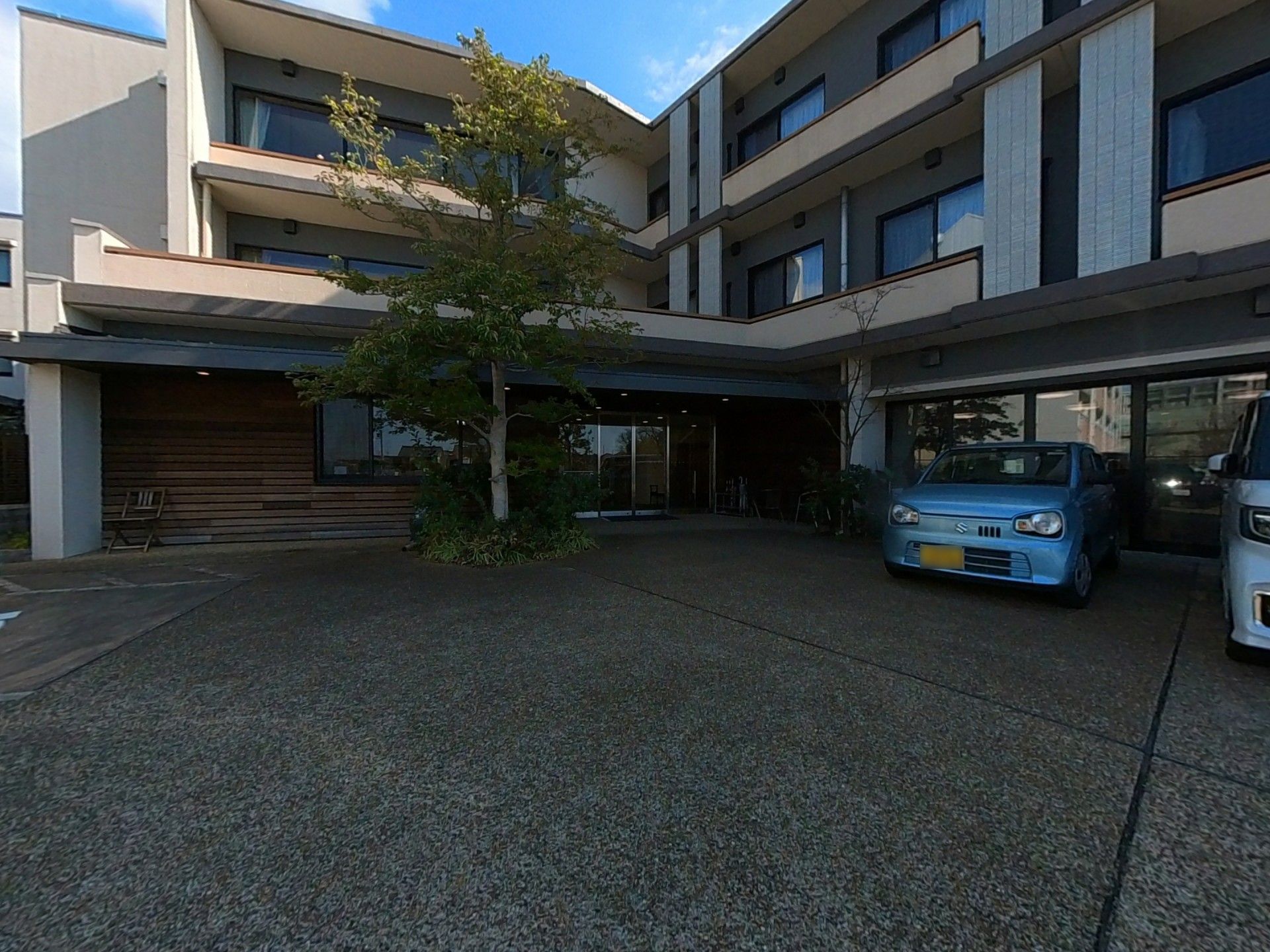 エントランスの外観