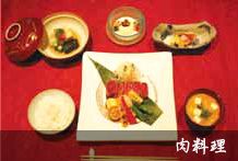 肉料理とごはんと味噌汁のセット
