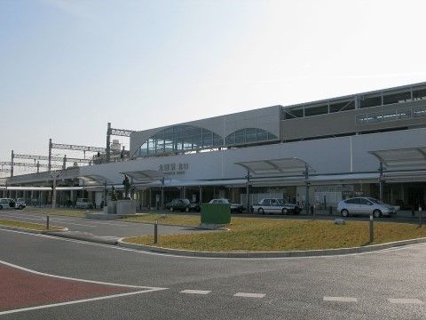 「介護付高齢者住宅 松寿園」の周辺施設。公共交通機関が利用できるので、便利になっている。
