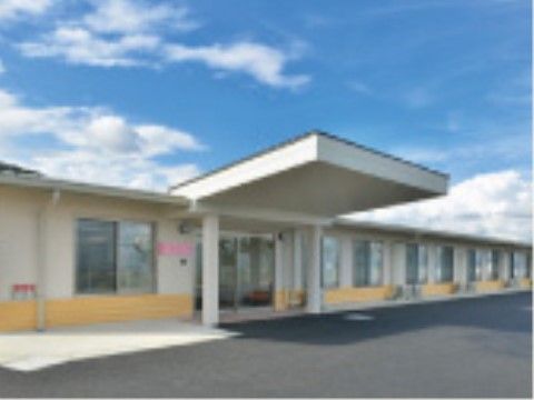 「介護付高齢者住宅 松寿園」の周辺施設。様々な体の具合にあった、医療処置を行え暮らせる施設になっている。