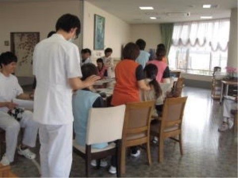 スタッフの質の向上のため定期的に行われている研修会の様子